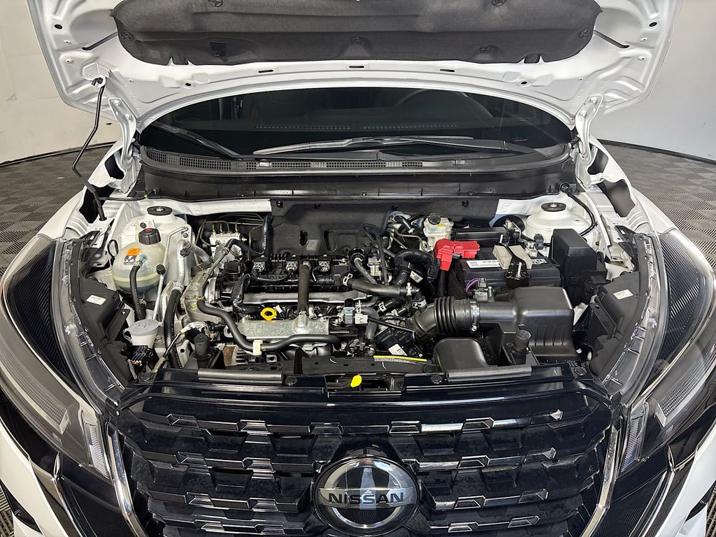 2021 Nissan Kicks SR