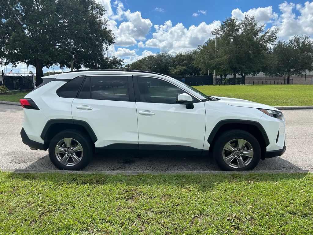 Thumbnail: 2022 Toyota RAV4 - 6