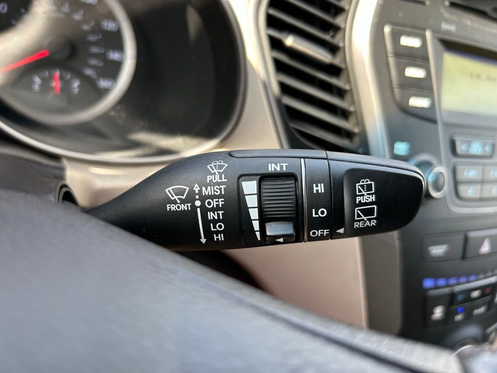 Thumbnail: 2013 Hyundai Santa Fe - 23