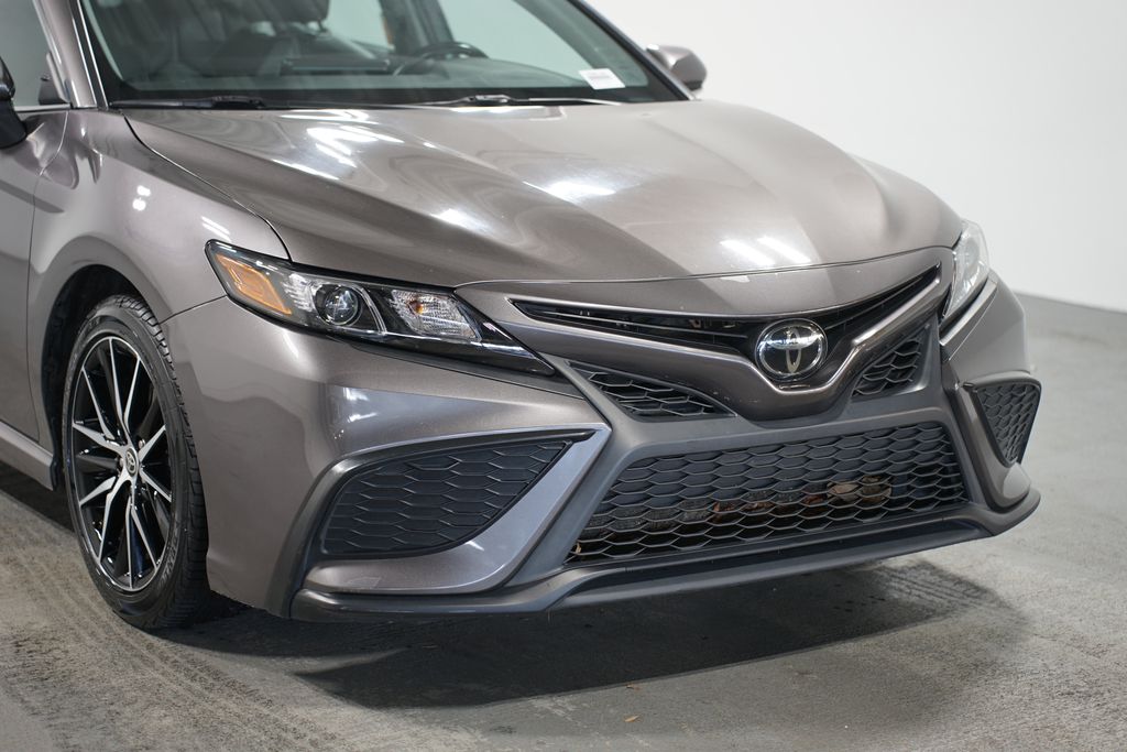 2022 Toyota Camry SE 4