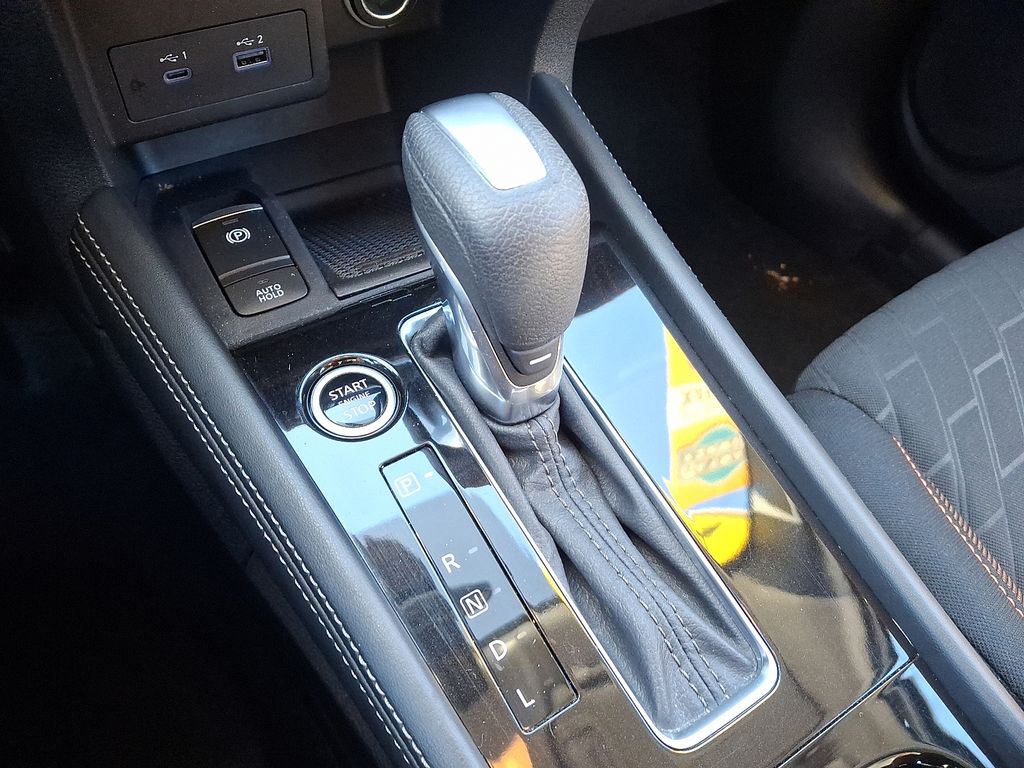 Thumbnail: 2023 Nissan Kicks - 15