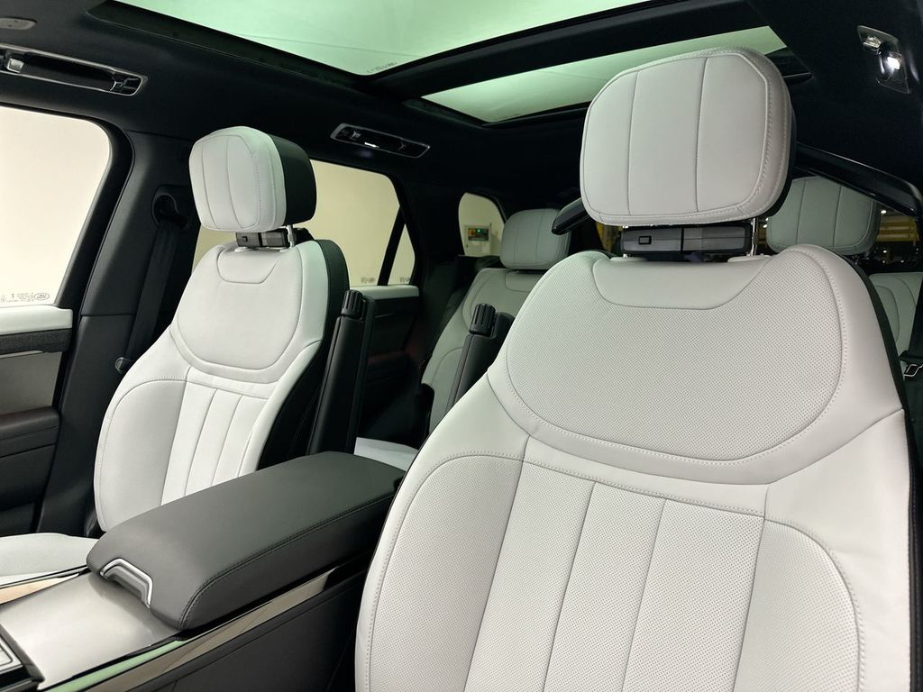 Thumbnail: 2026 Land Rover Range Rover Sport - 10
