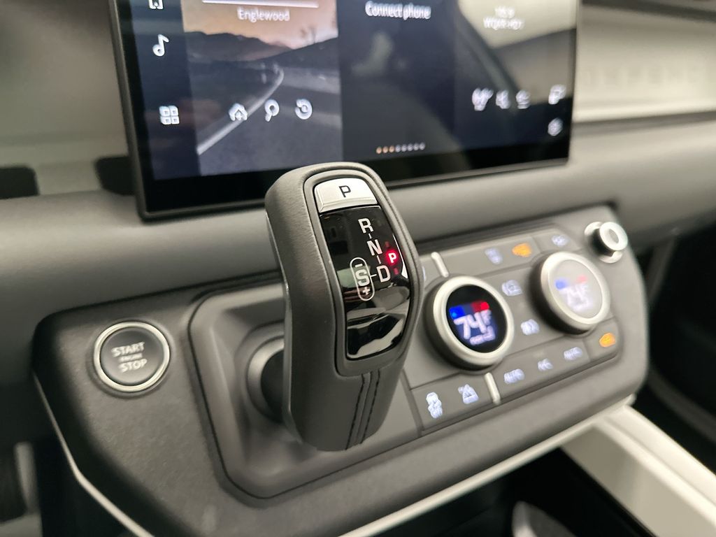 Thumbnail: 2025 Land Rover Defender - 10