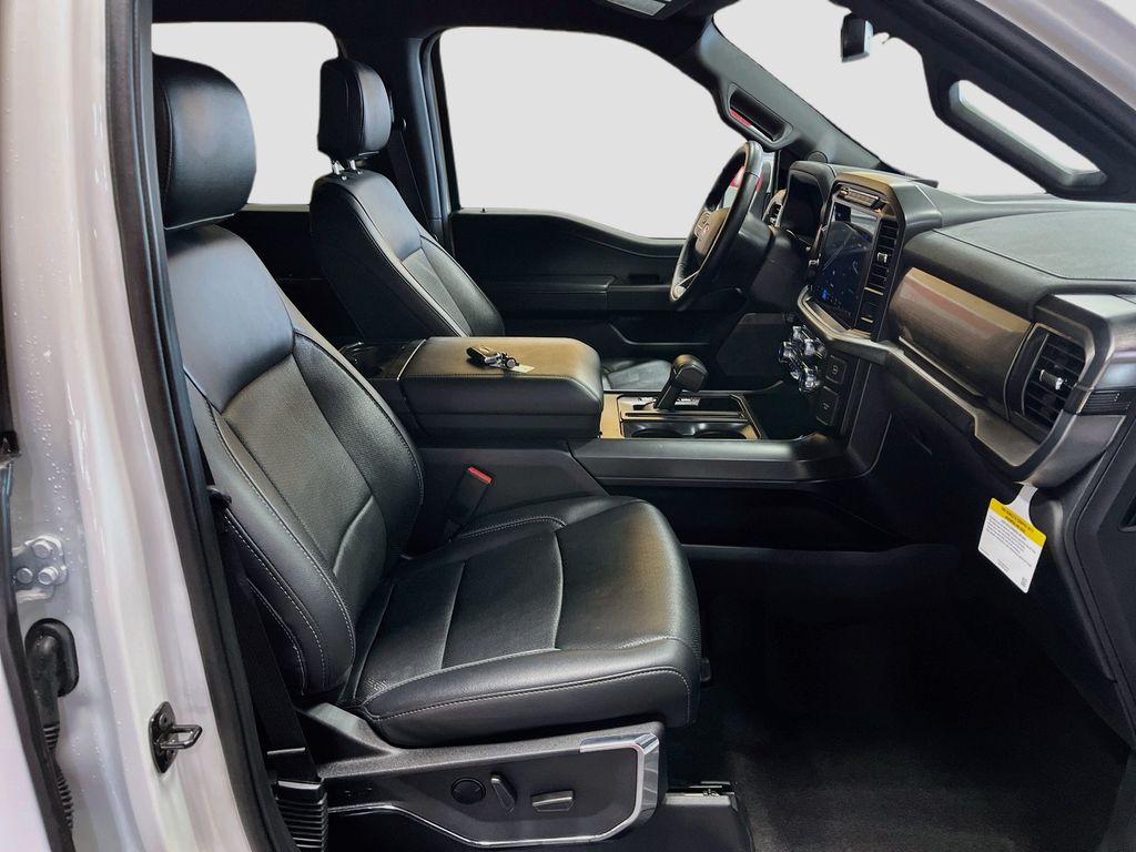 Used 2024 White Metallic Ford Lariat image 29
