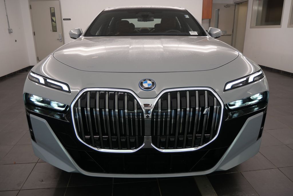 2024 BMW i7 xDrive60 9