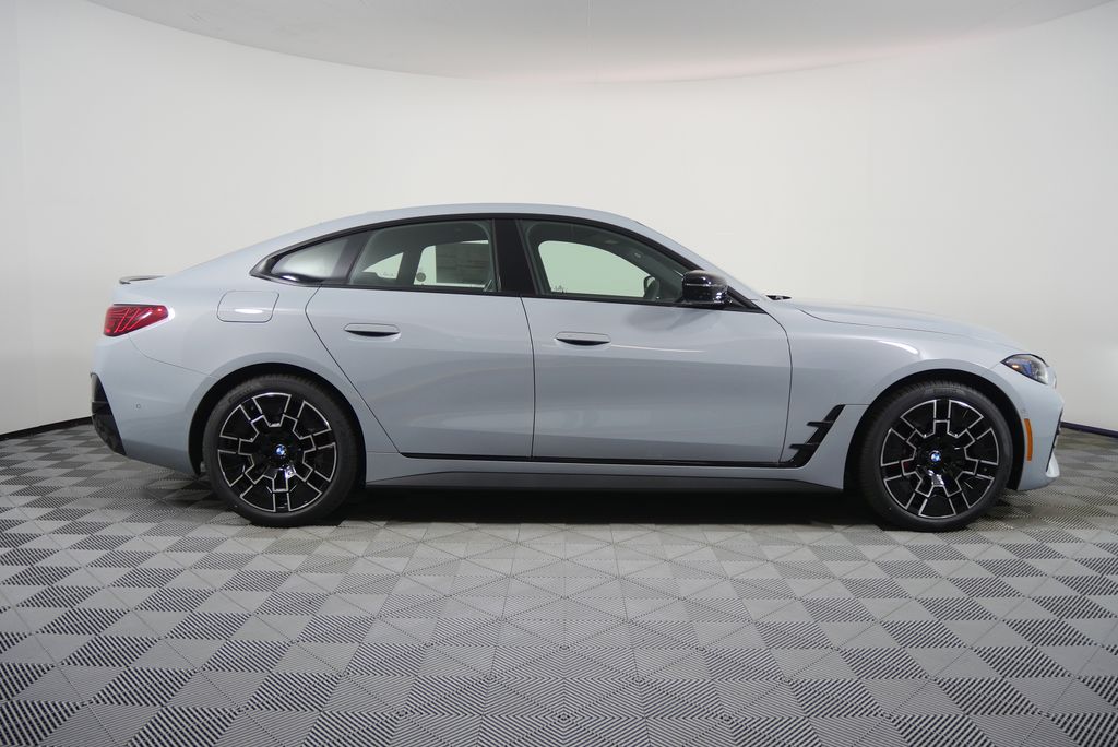 Thumbnail: 2026 BMW 4 Series - 2