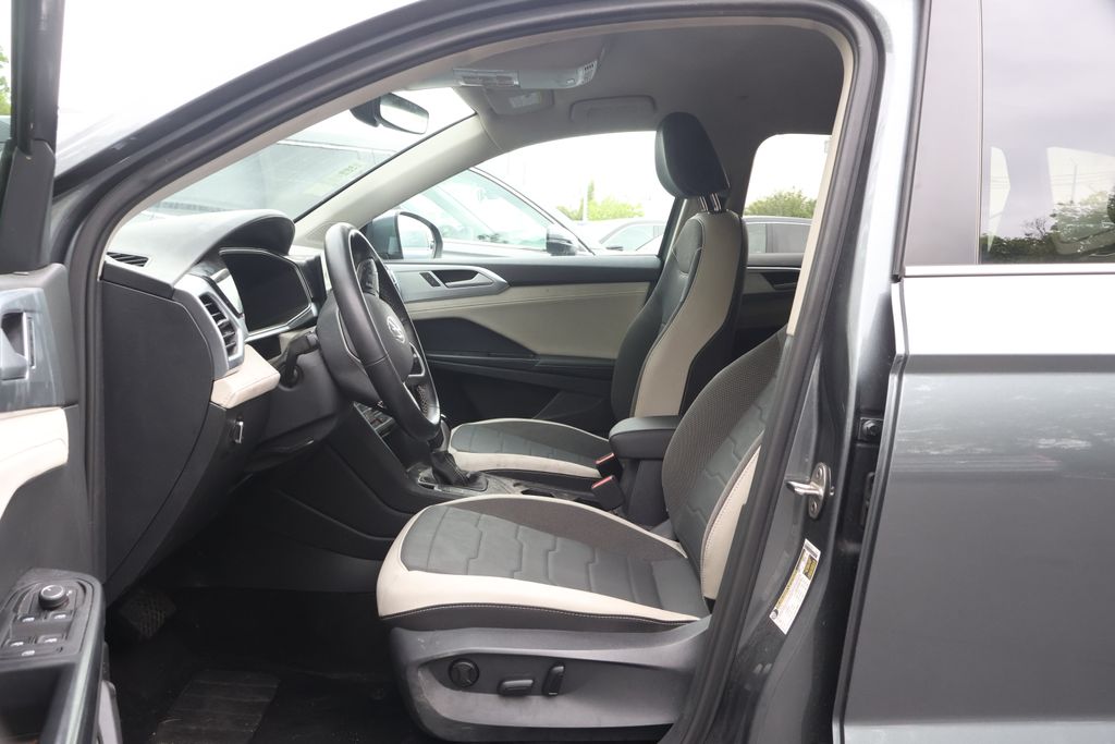 Thumbnail: 2025 Volkswagen Taos - 13