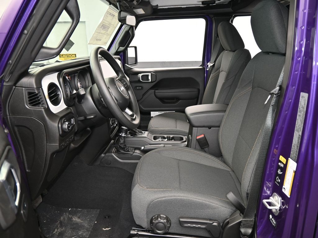 New 2026 reign Jeep Sport image 11