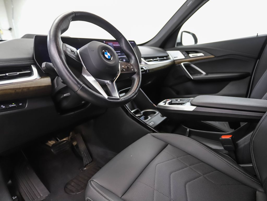 Thumbnail: 2023 BMW X1 - 10