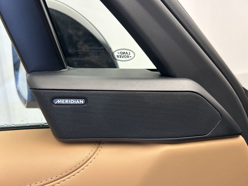 Thumbnail: 2026 Land Rover Range Rover - 21