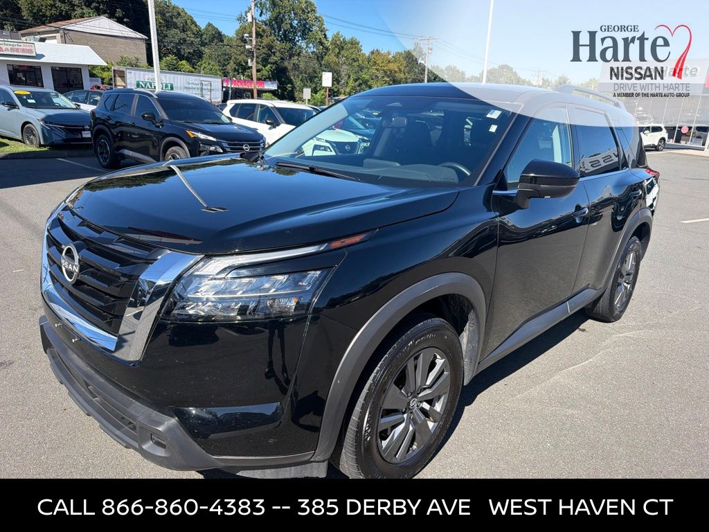 2025 Nissan Pathfinder SV