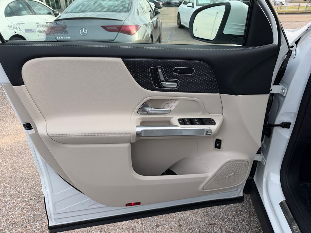 new 2026 Mercedes-Benz GLB car