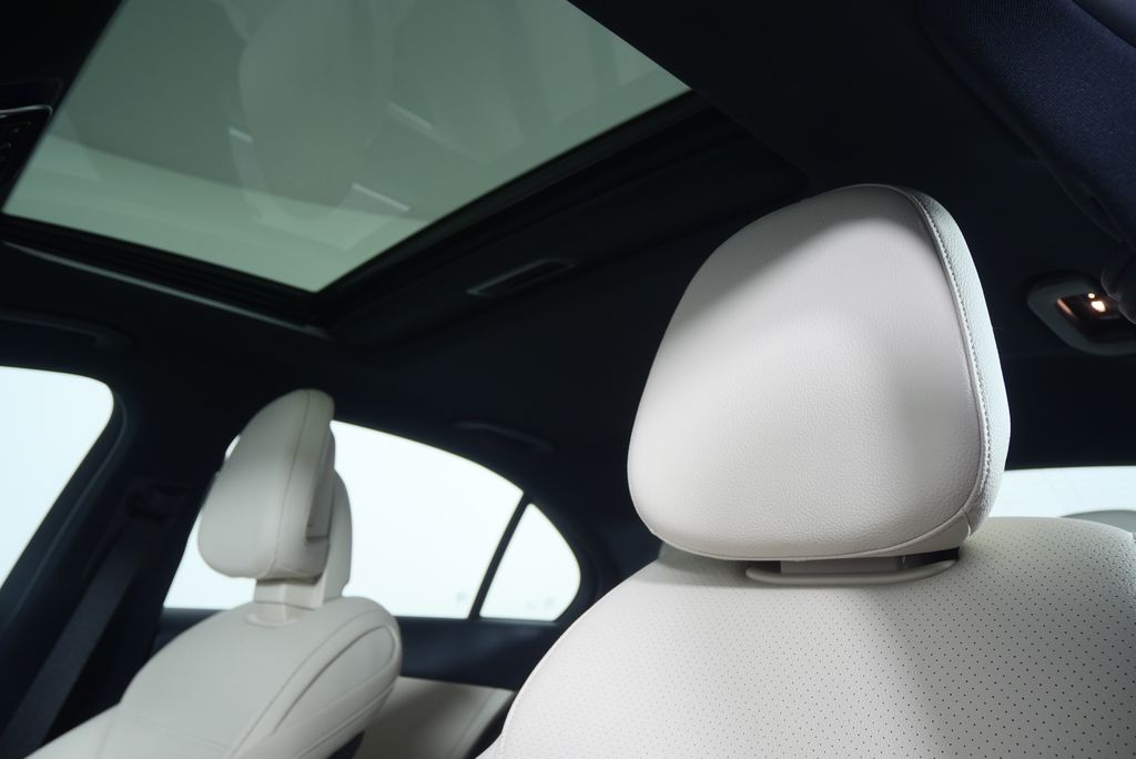 Thumbnail: 2023 Mercedes-Benz C-Class - 11