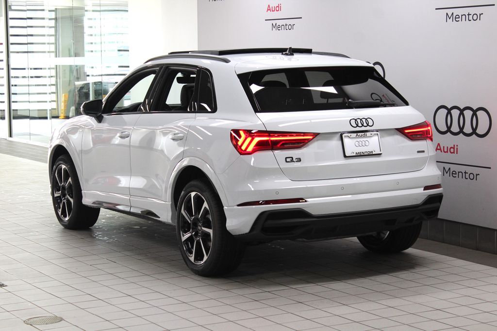 Thumbnail: 2025 Audi Q3 - 4