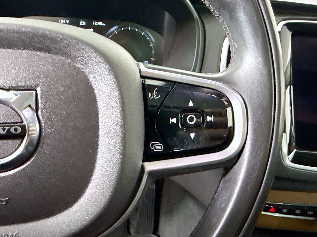 Thumbnail: 2017 Volvo XC90 - 12