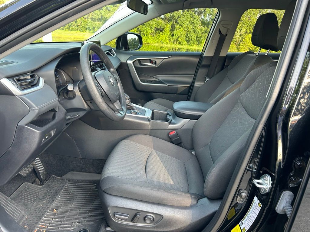 2024 Toyota RAV4 XLE 14