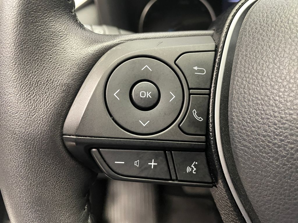 2021 Toyota RAV4 XLE Premium 22