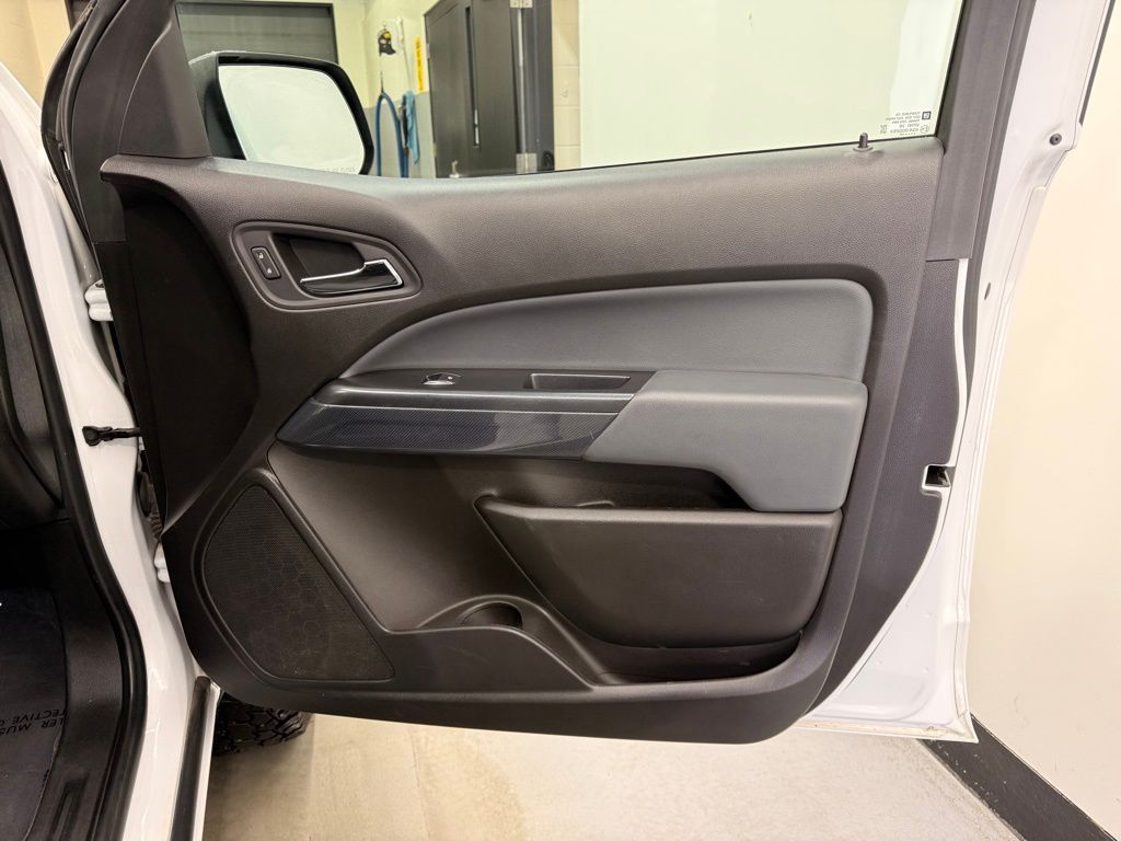 Thumbnail: 2021 Chevrolet Colorado - 28