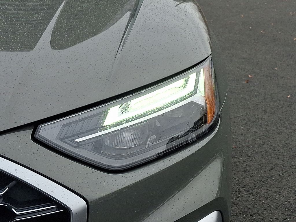 Thumbnail: 2025 Audi SQ5 - 9