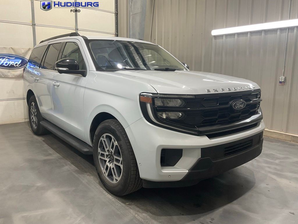 Silver Metallic 2025 Ford Expedition Active RWD SUV / Crossover 4X2 Automatic