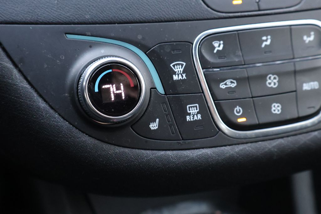 Thumbnail: 2023 Chevrolet Malibu - 25