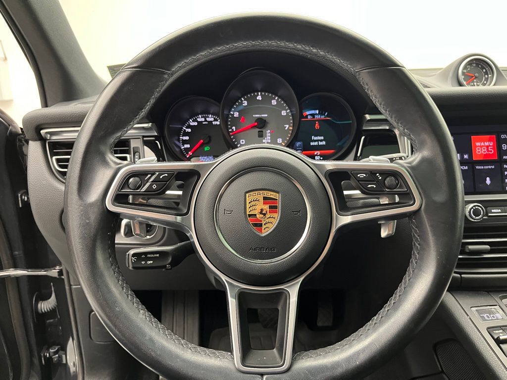 Thumbnail: 2020 Porsche Macan - 9