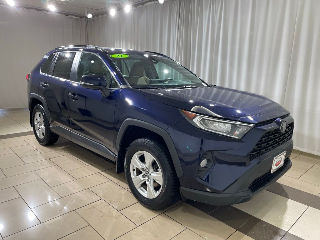 2021 Toyota RAV4 XLE 7