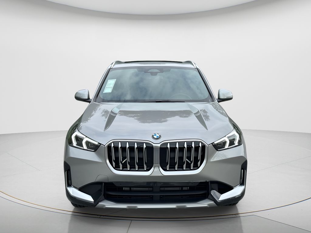 New 2026 Silver BMW xDrive28i image 2
