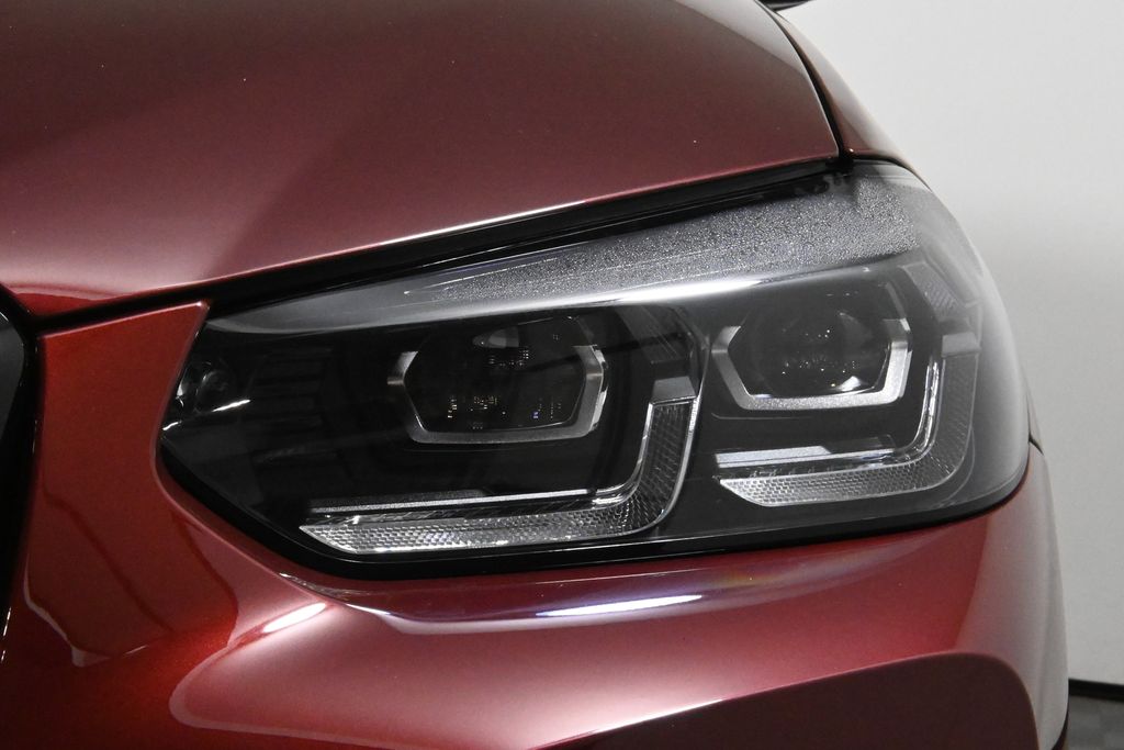 Thumbnail: 2025 BMW X4 - 11