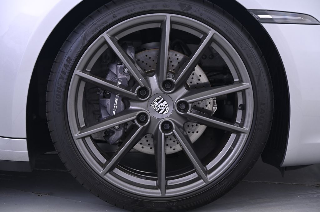 Thumbnail: 2024 Porsche 911 - 14