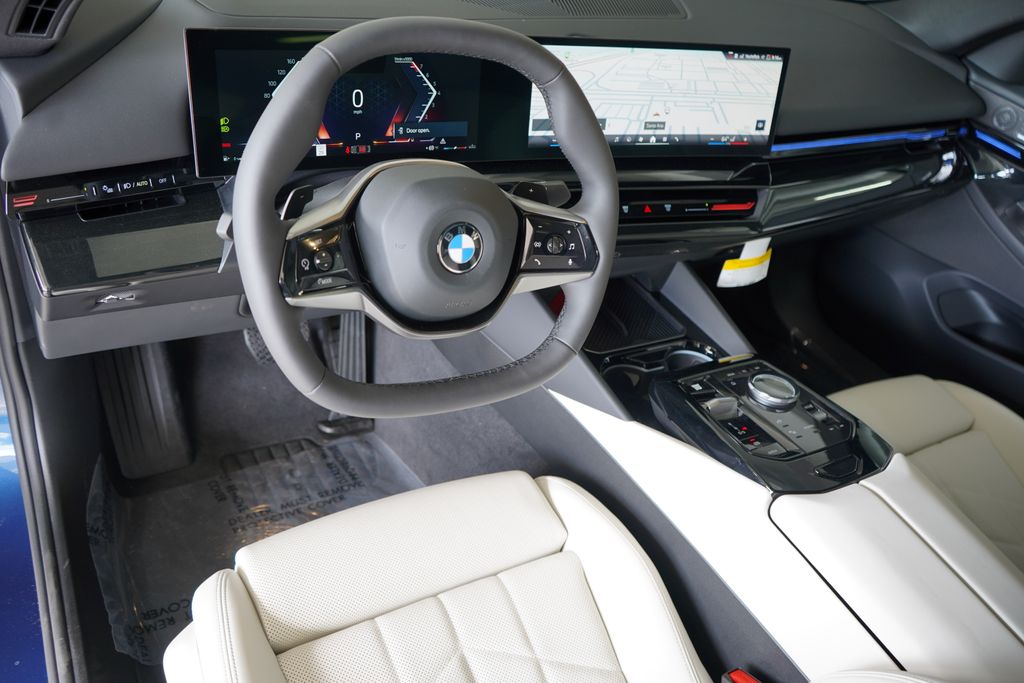 Thumbnail: 2025 BMW 5 Series - 13