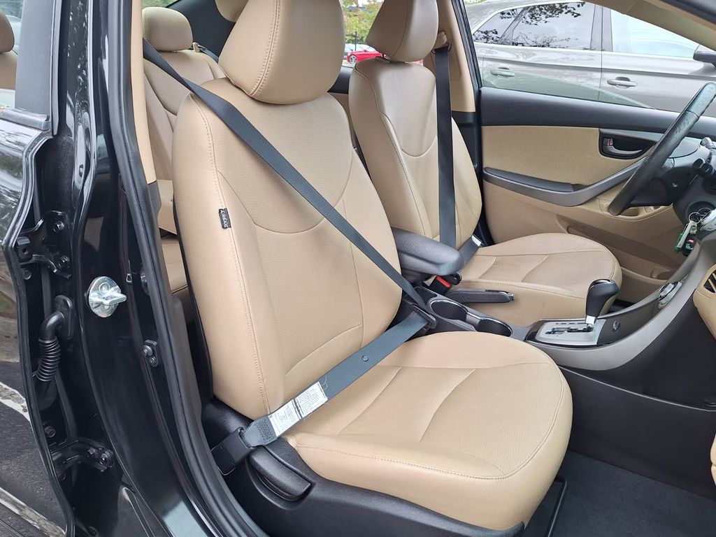 Thumbnail: 2013 Hyundai Elantra - 9