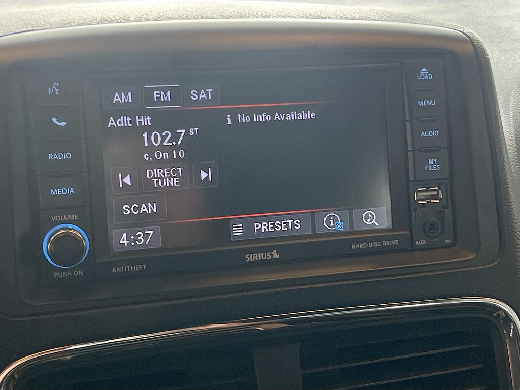 Used 2019 Gray Dodge SXT image 14