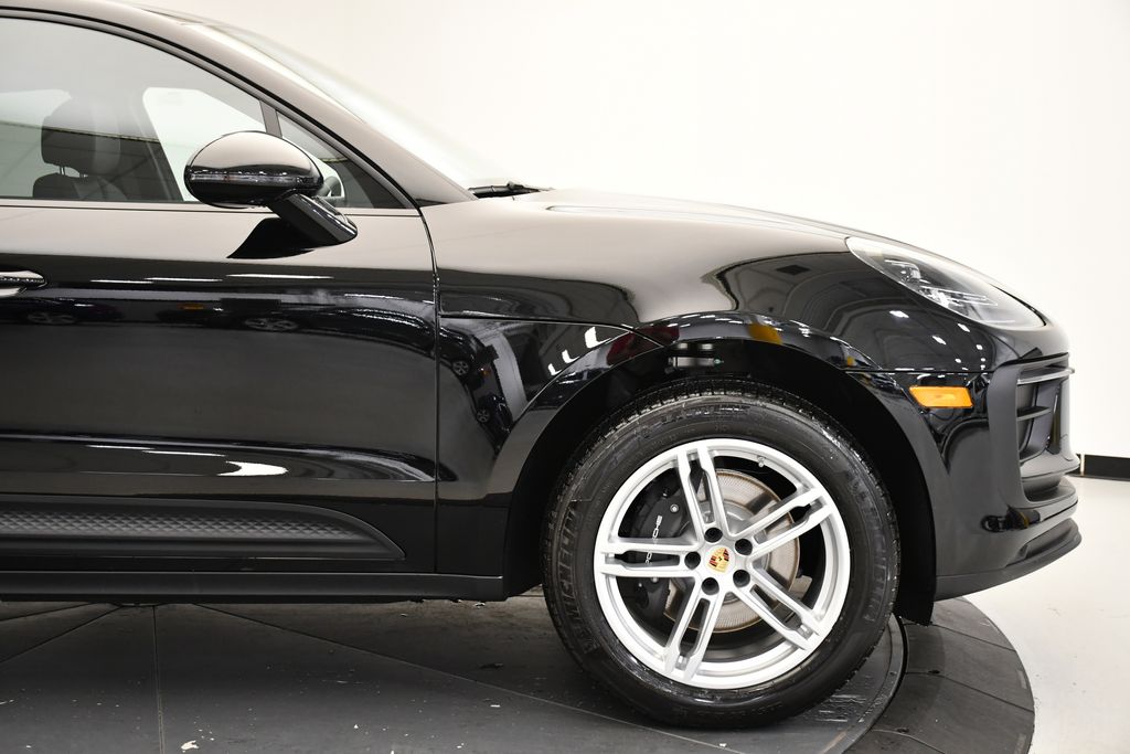 Thumbnail: 2025 Porsche Macan - 14