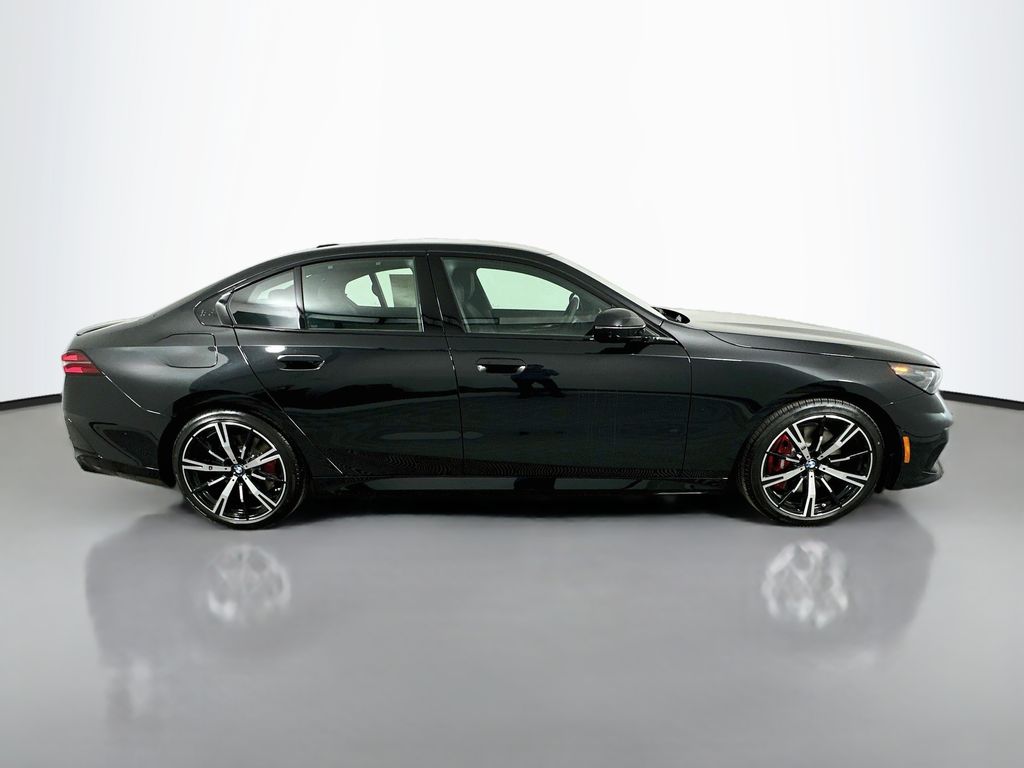 Thumbnail: 2027 BMW 5 Series - 4