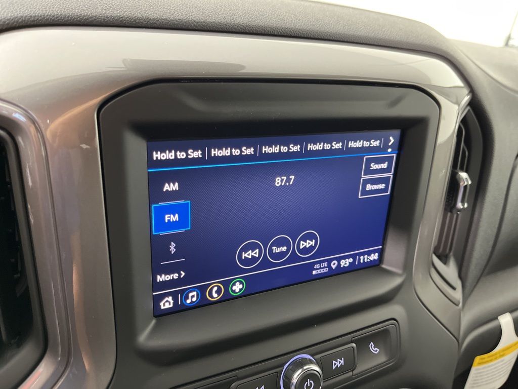 Thumbnail: 2026 Chevrolet Silverado 1500 - 26