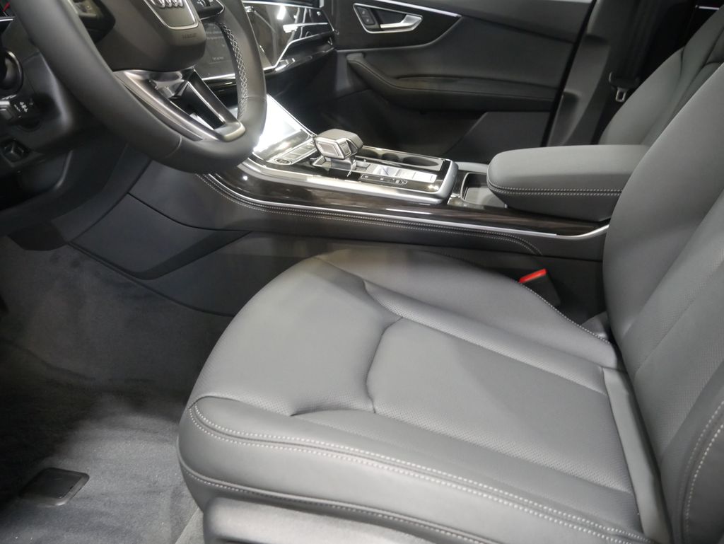 Thumbnail: 2026 Audi Q7 - 18