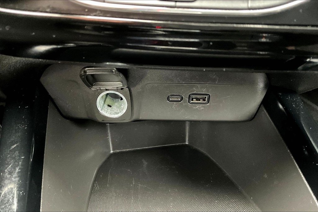 Used 2024 Chevrolet Trax SUV