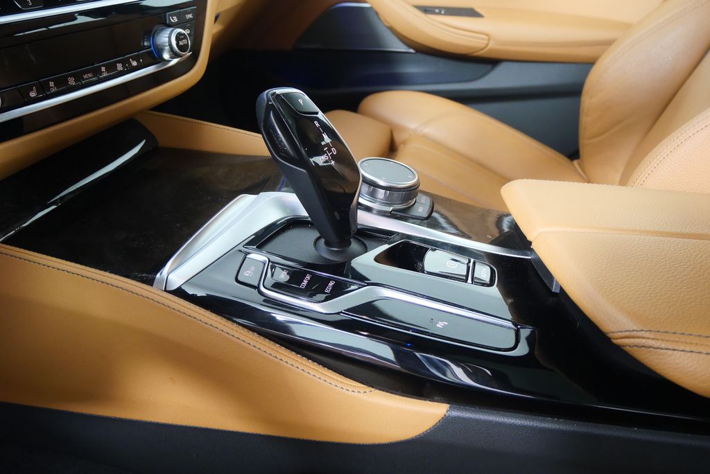 2023 BMW 5 Series 540i 27