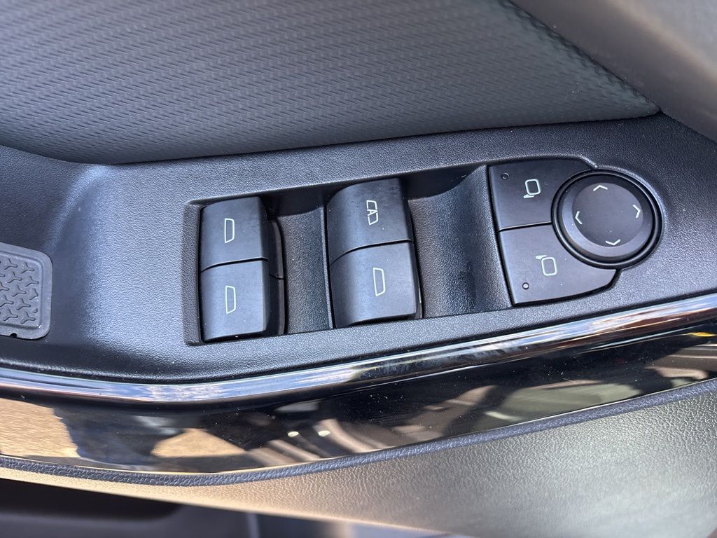 Used 2025 Chevrolet Equinox SUV