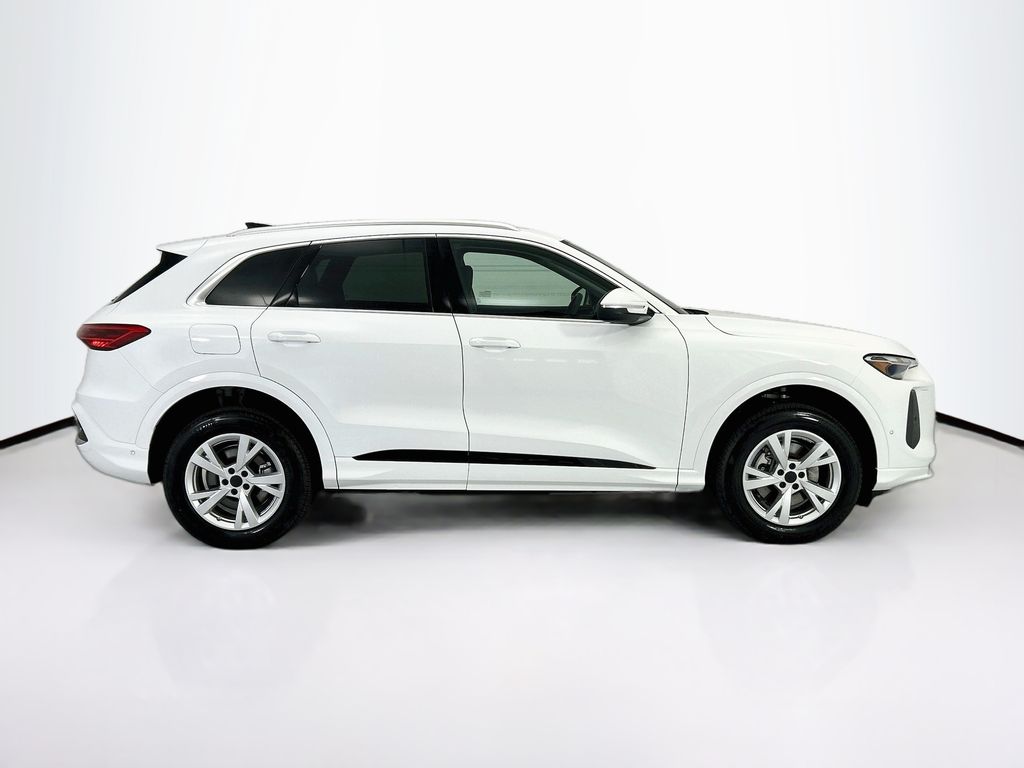 Thumbnail: 2026 Audi Q5 - 4