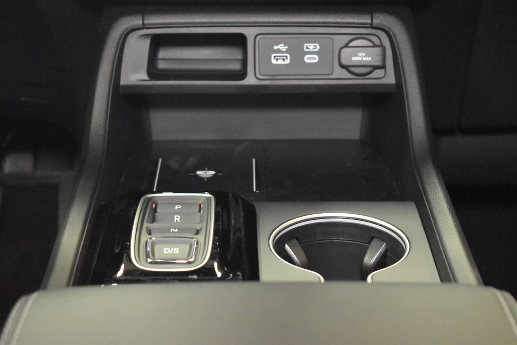 2025 Honda Pilot Touring 13