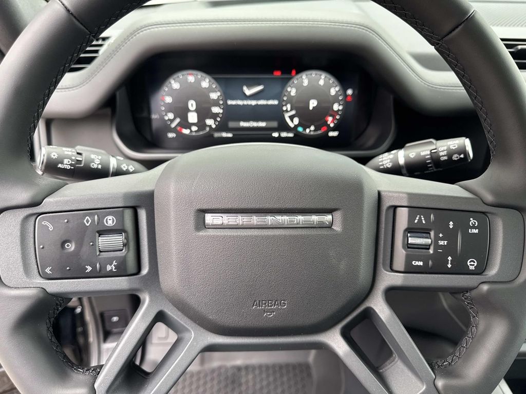 New 2026 Black Land Rover X-Dynamic SE image 27