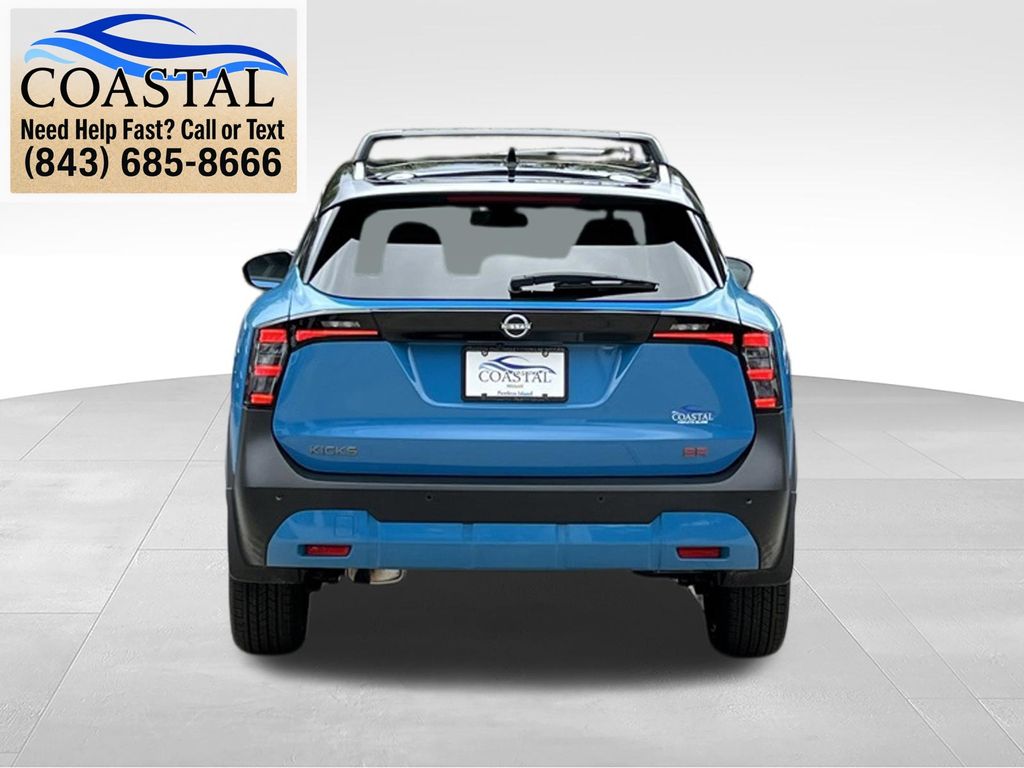 2026 Nissan Kicks SR - 11