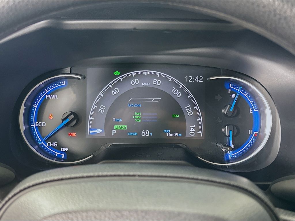 Thumbnail: 2025 Toyota RAV4 - 12