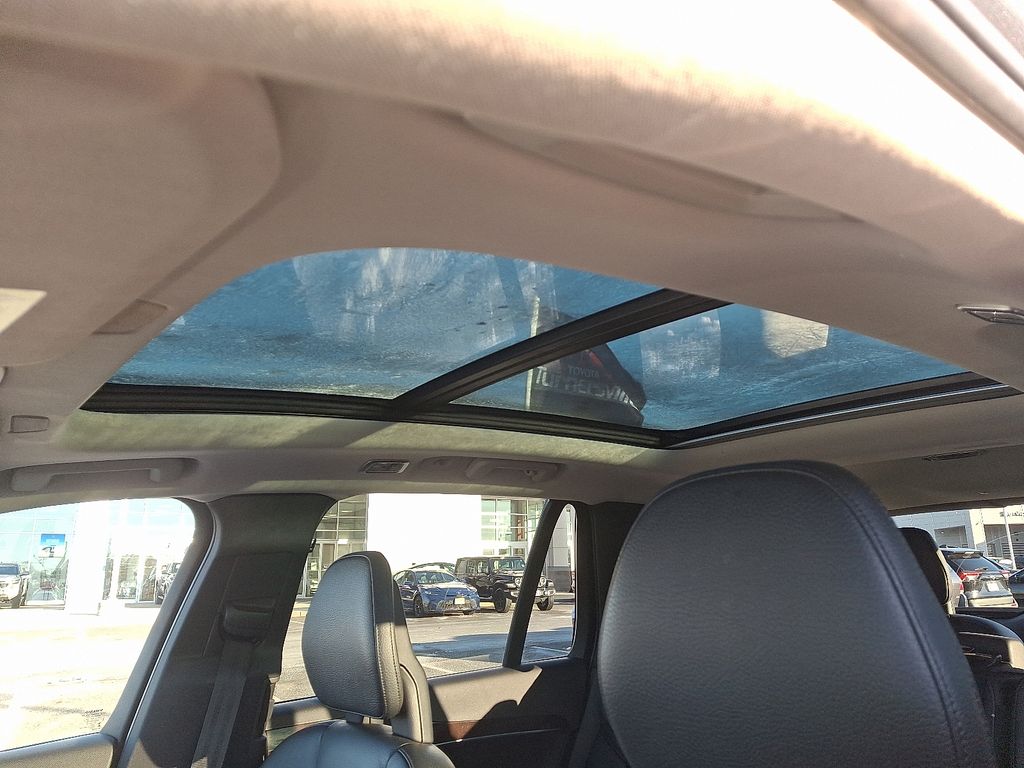 Thumbnail: 2016 Volvo XC90 - 15