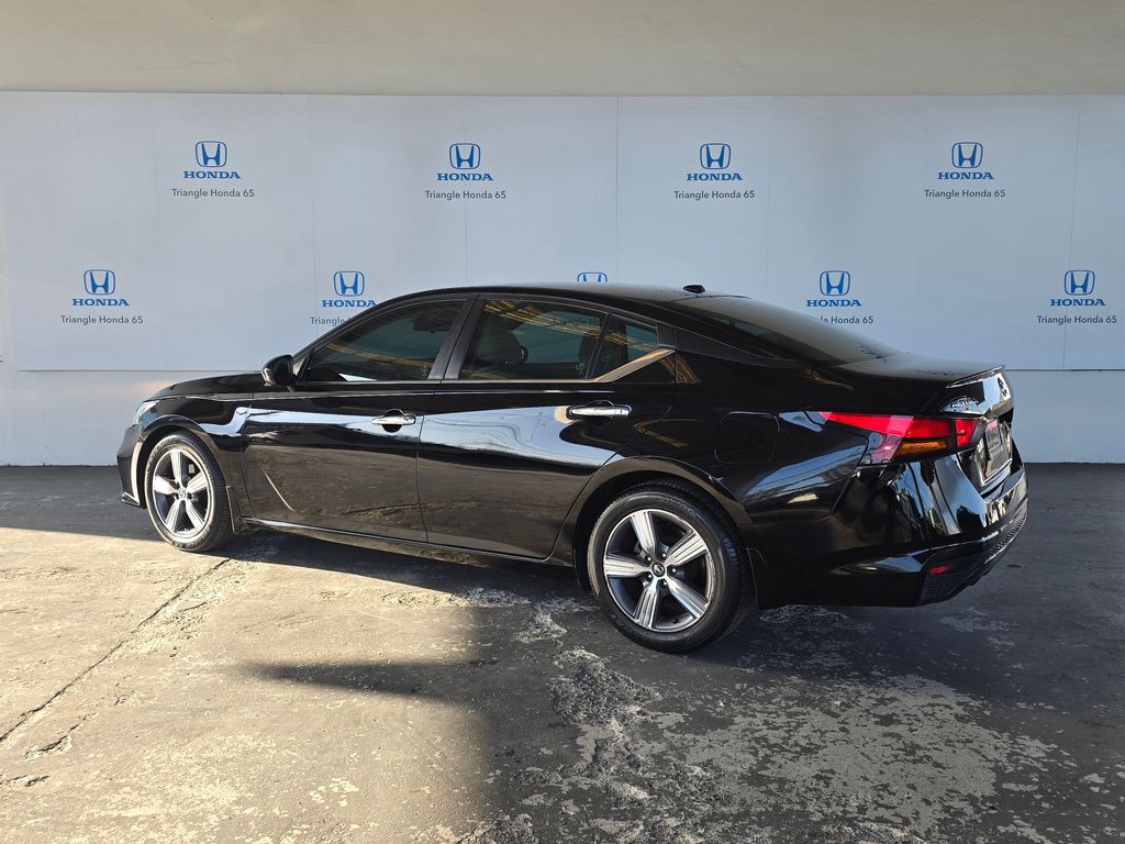 Thumbnail: 2019 Nissan Altima - 4