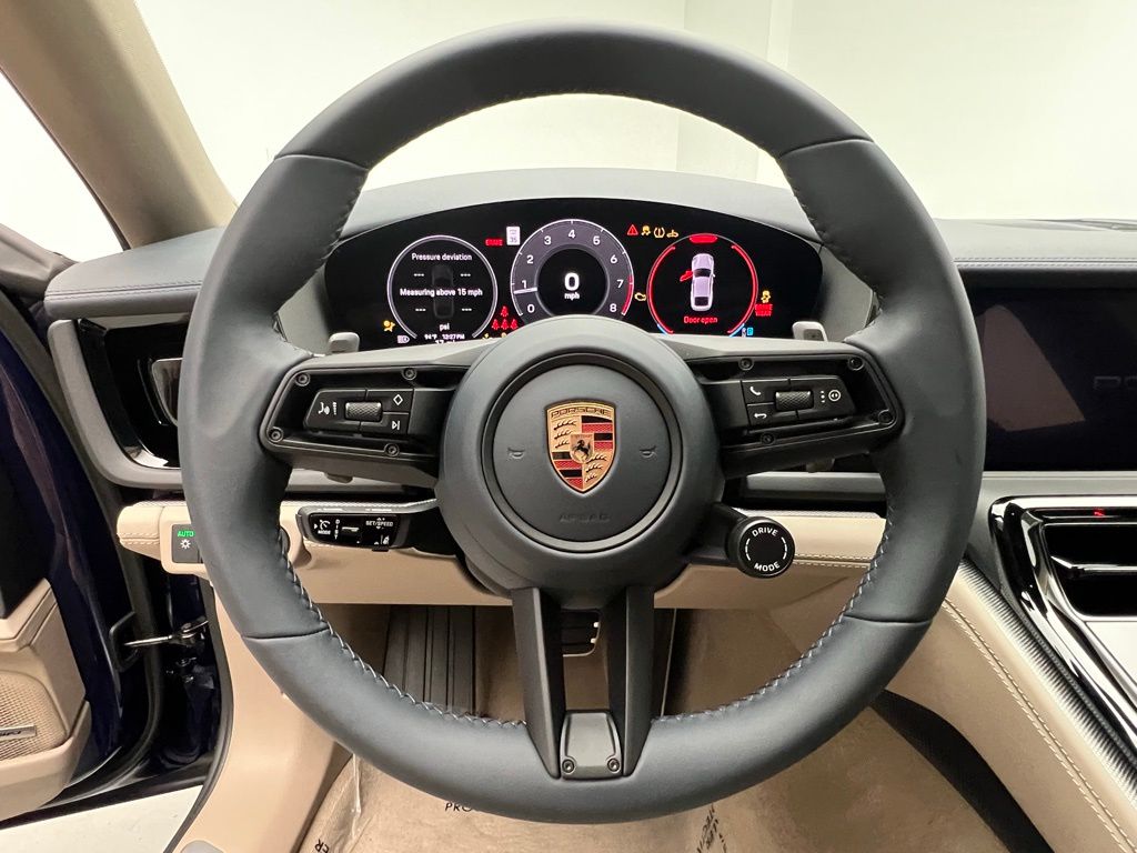 Thumbnail: 2025 Porsche Panamera - 7