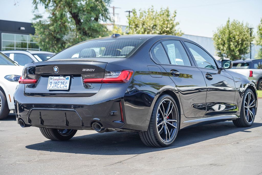 2023 BMW 3 Series 330i 8