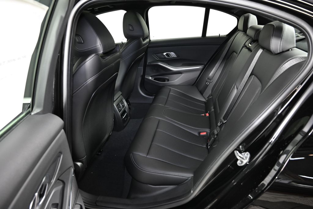 Thumbnail: 2026 BMW 3 Series - 24